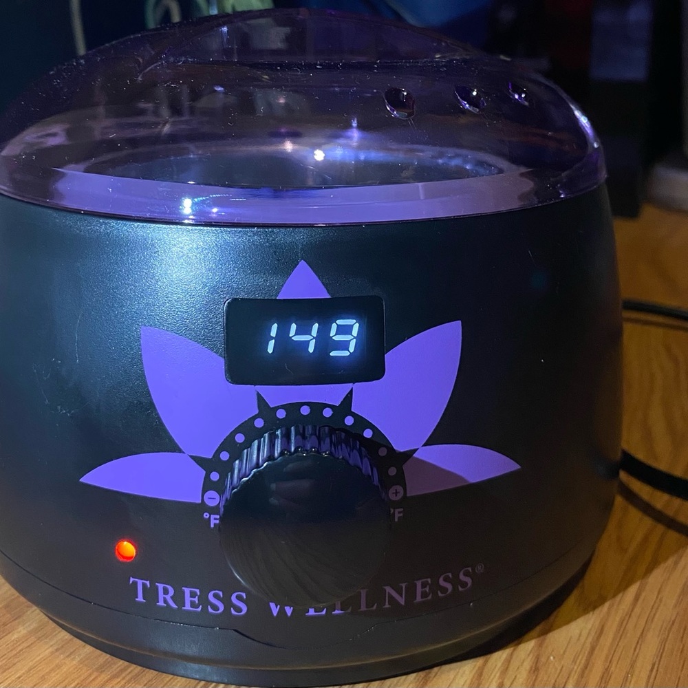 Tress Wellness Black and Purple Wax Warmer